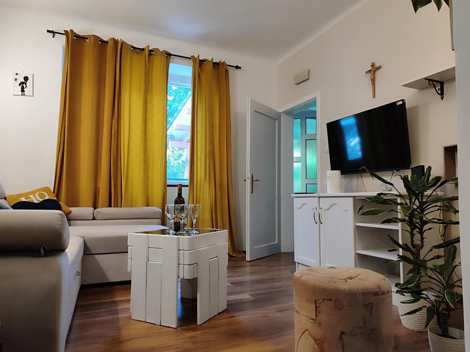Apartman Daniel With Free Parking Mundanije エクステリア 写真